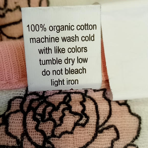 Monica and Andy Flower Power Baby Blanket - Picture 7 of 8